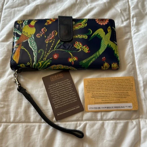 Patricia Nash birds of Paradise wallet - Picture 2 of 6
